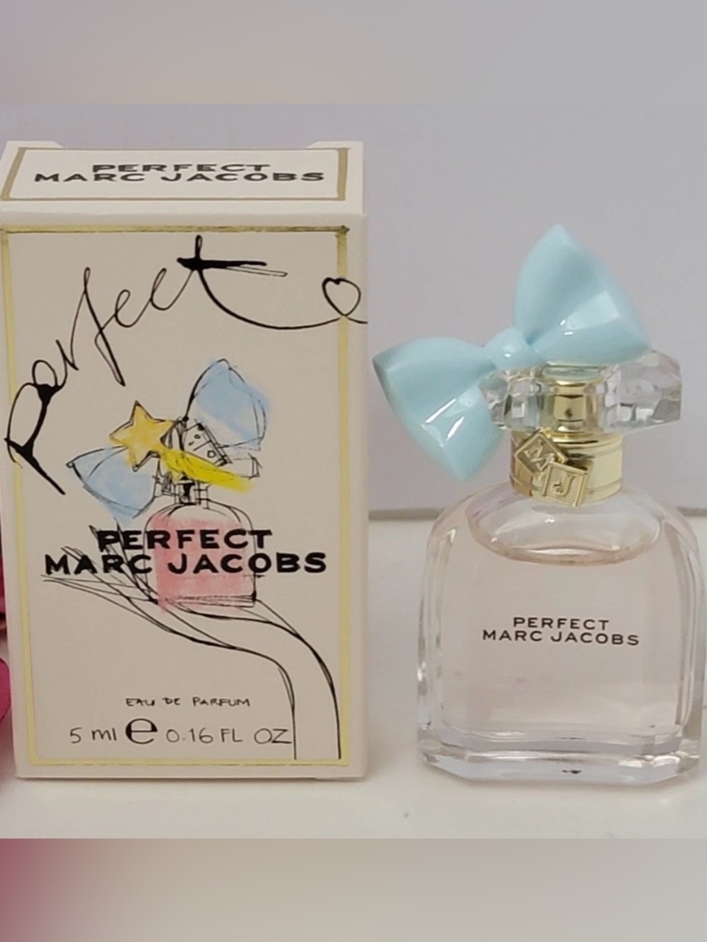 Marc Jacobs Perfect - Picture 3 of 5
